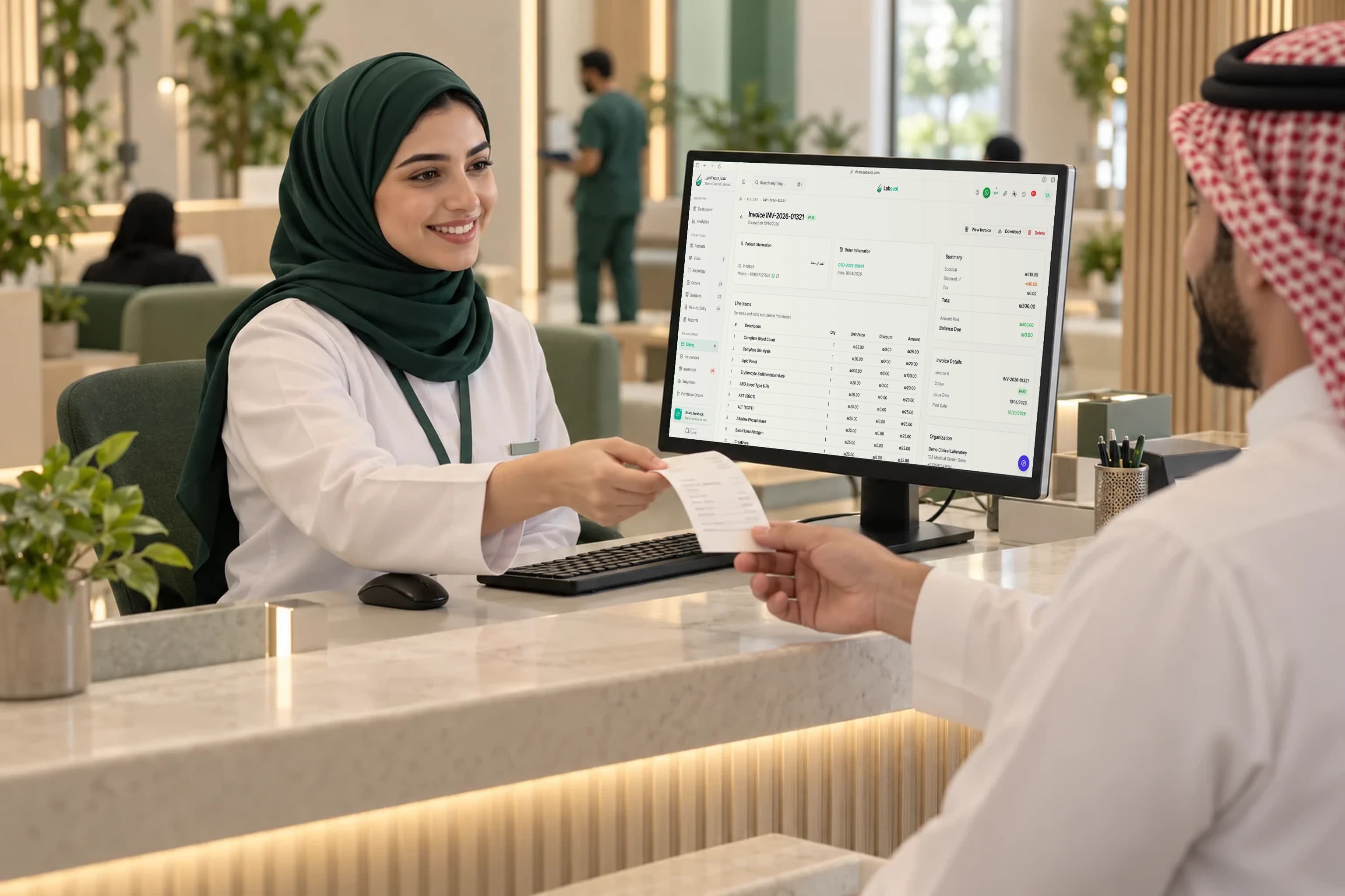 Illustrative scene of a receptionist recording a payment in Labevol